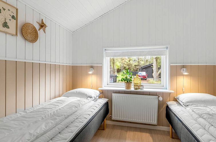Vakantiehuis "Elvin" - 2km from the sea