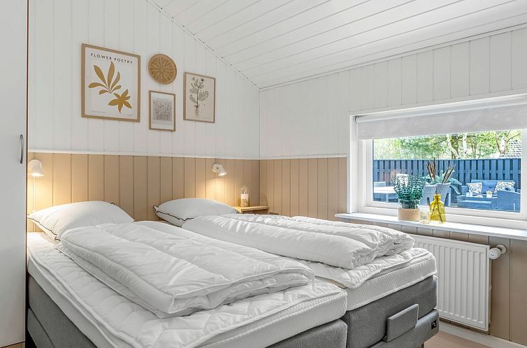Vakantiehuis "Elvin" - 2km from the sea