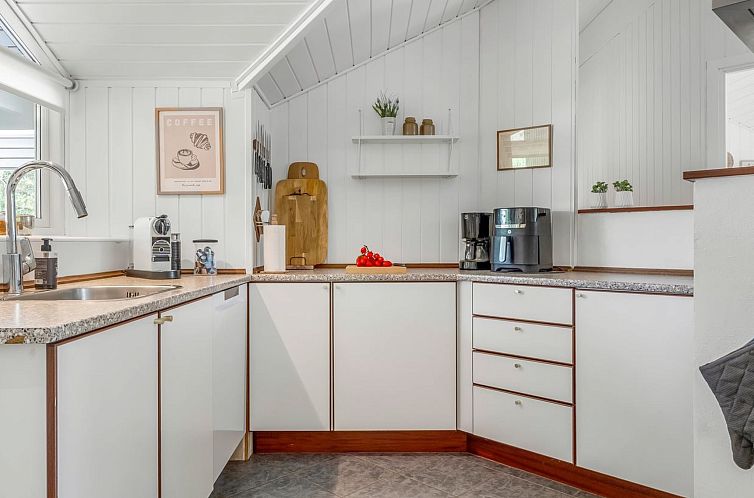 Vakantiehuis "Elvin" - 2km from the sea