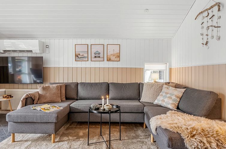 Vakantiehuis "Elvin" - 2km from the sea