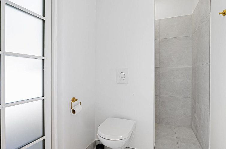 Vakantiehuis "Karmen" - 100m from the sea