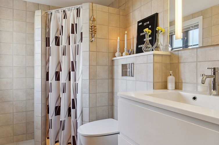 Vakantiehuis "Svenger" - 350m from the sea