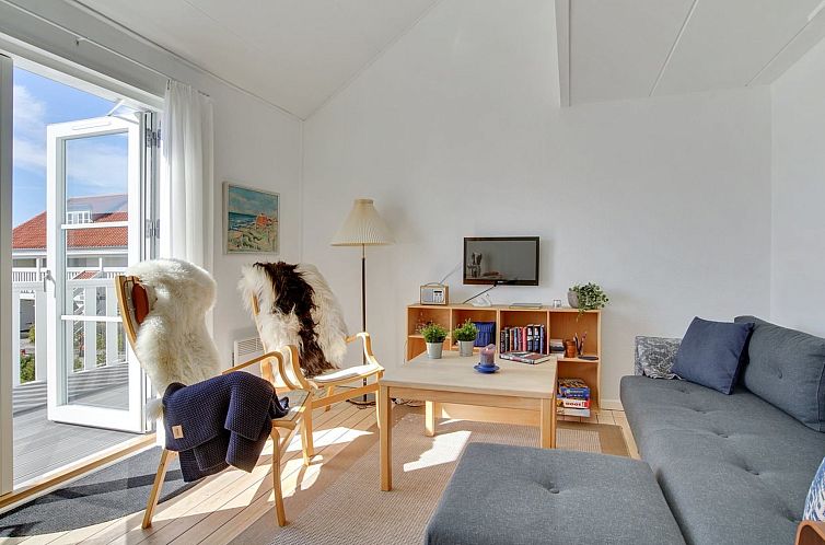 Vakantiehuis "Julie" - 700m from the sea