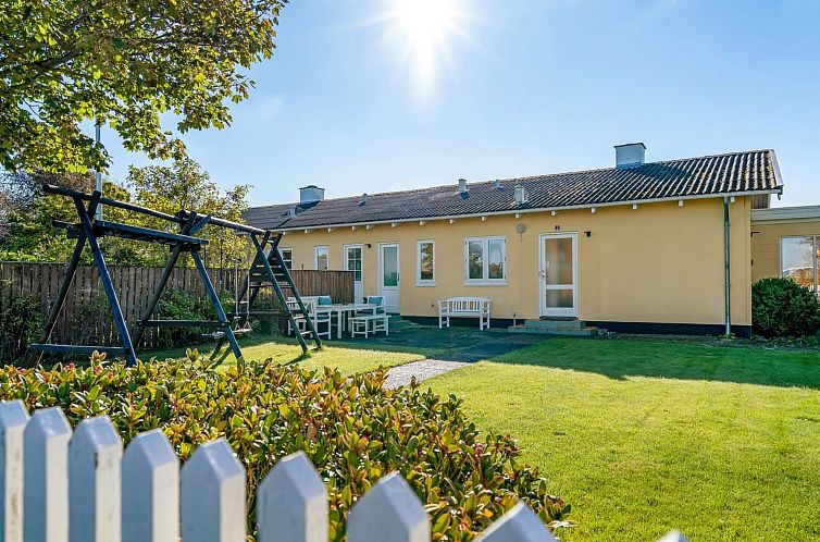 Vakantiehuis "Julie" - 700m from the sea