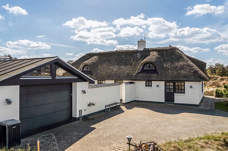 Vakantiehuis "Dorit" - 450m from the sea