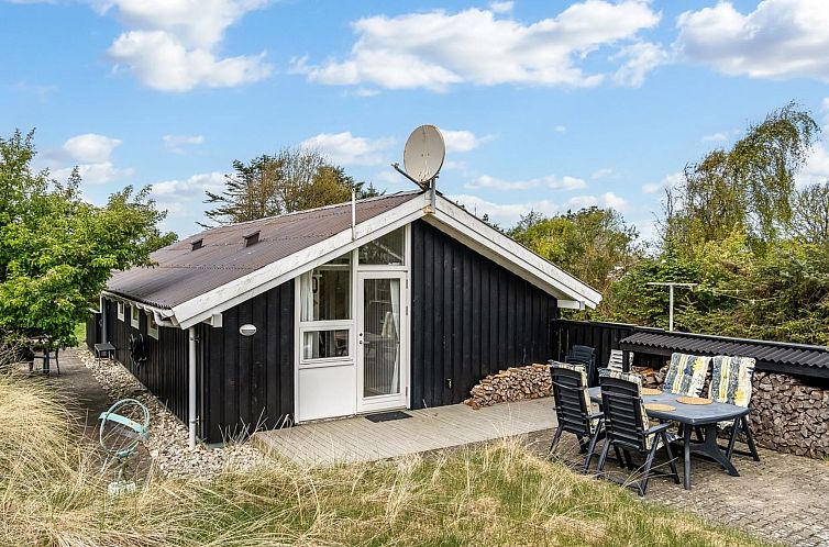 Vakantiehuis "Gunhilde" - 1.2km from the sea