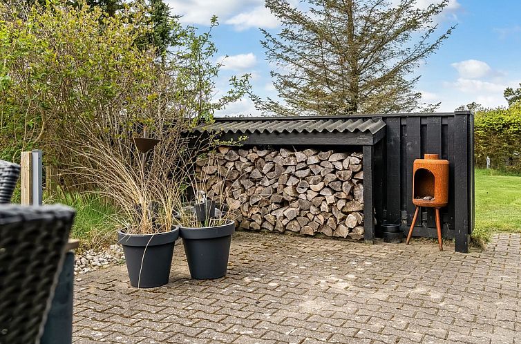 Vakantiehuis "Gunhilde" - 1.2km from the sea