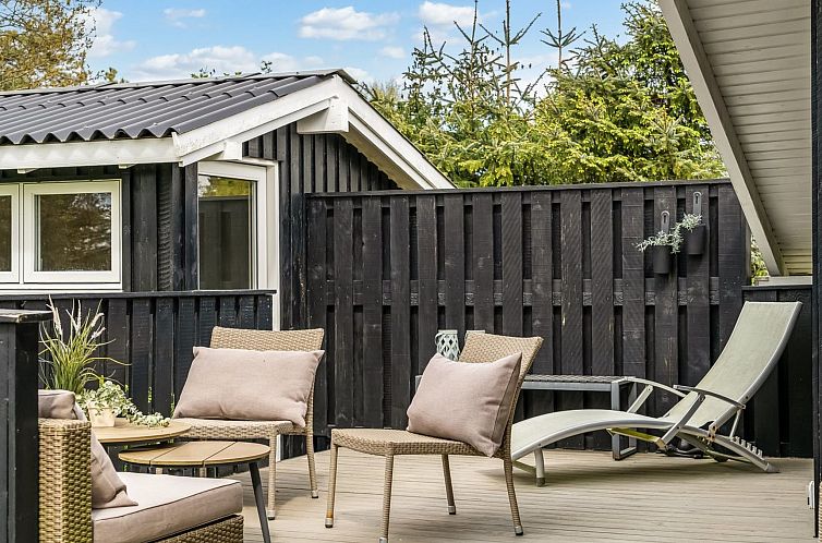 Vakantiehuis "Gunhilde" - 1.2km from the sea