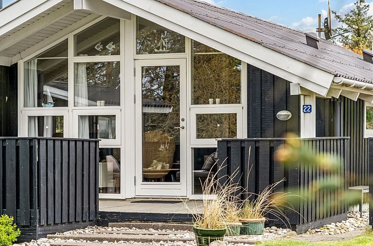 Vakantiehuis "Gunhilde" - 1.2km from the sea