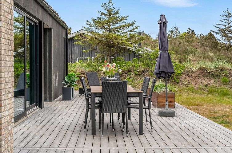 Vakantiehuis "Uschi" - 1km from the sea