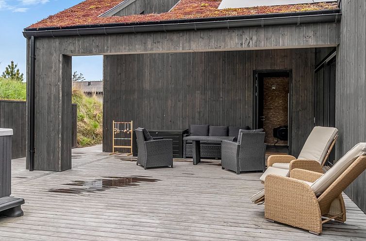 Vakantiehuis "Uschi" - 1km from the sea