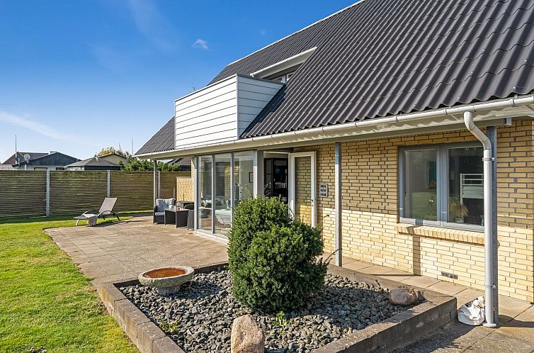 Vakantiehuis "Isabel" - 600m from the sea