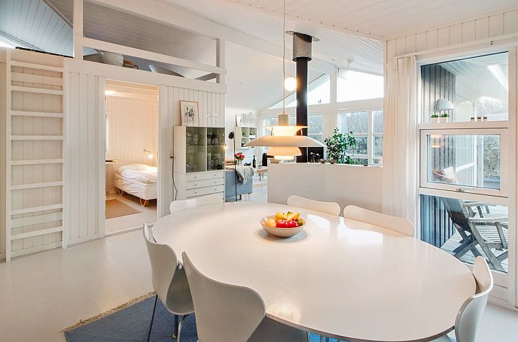 Vakantiehuis "Fenneke" - 50m from the sea