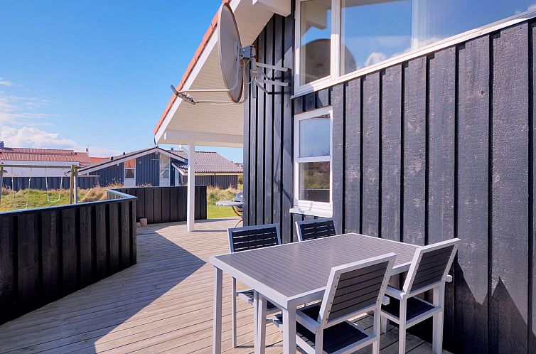 Vakantiehuis "Nedelko" - 250m from the sea