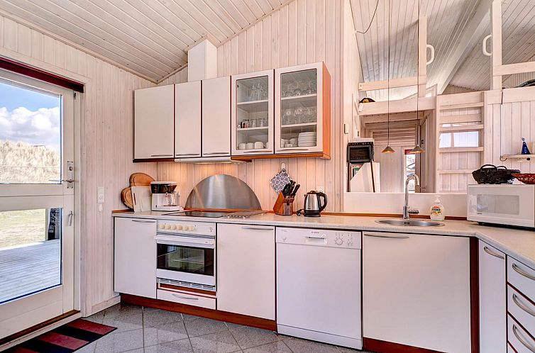 Vakantiehuis "Nedelko" - 250m from the sea