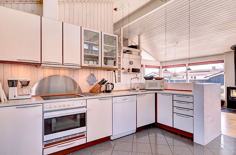 Vakantiehuis "Nedelko" - 250m from the sea