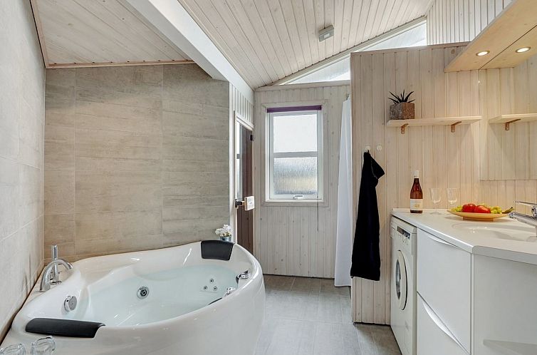 Vakantiehuis "Nedelko" - 250m from the sea
