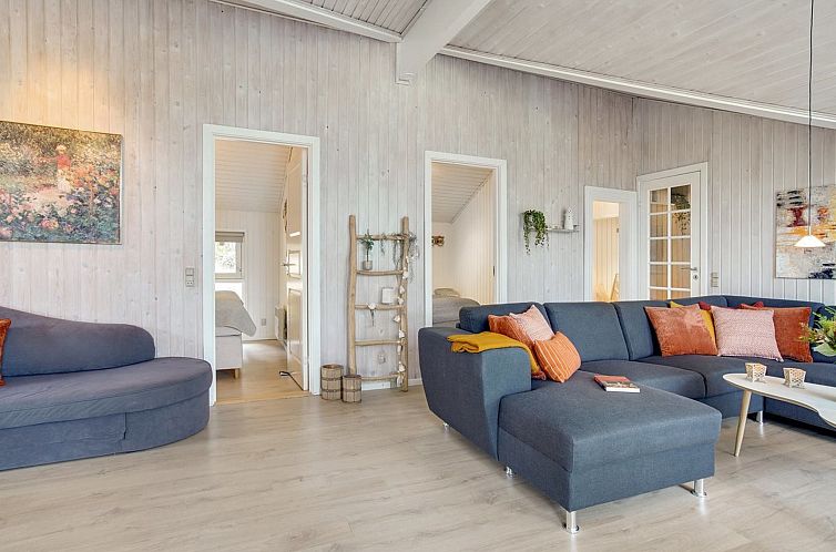 Vakantiehuis "Elayne" - 3km from the sea