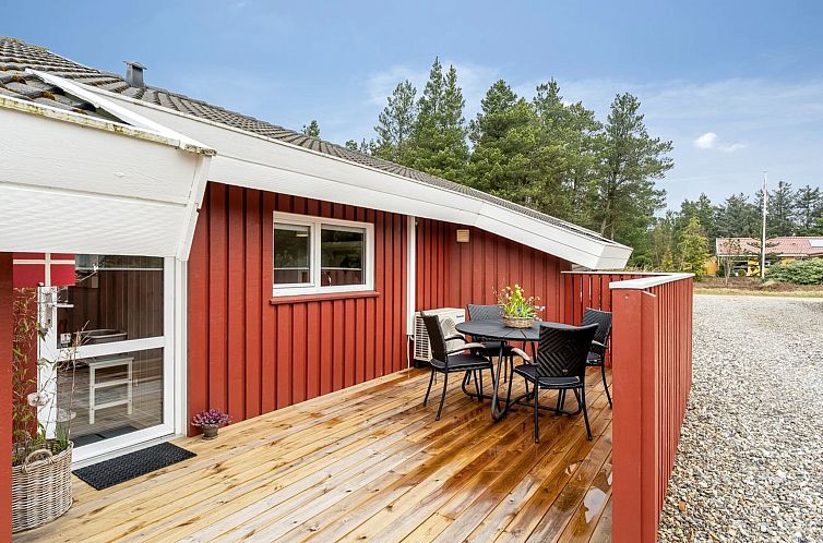 Vakantiehuis "Gunborg" - 2.5km from the sea