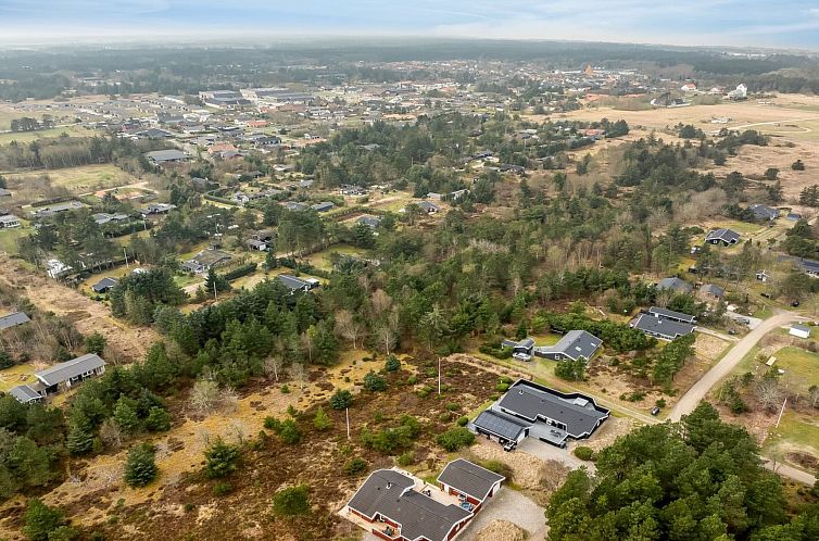 Vakantiehuis "Gunborg" - 2.5km from the sea