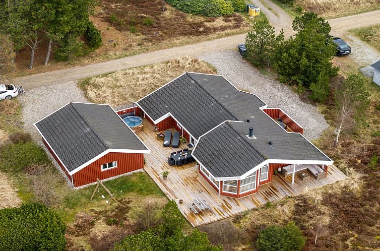 Vakantiehuis "Gunborg" - 2.5km from the sea