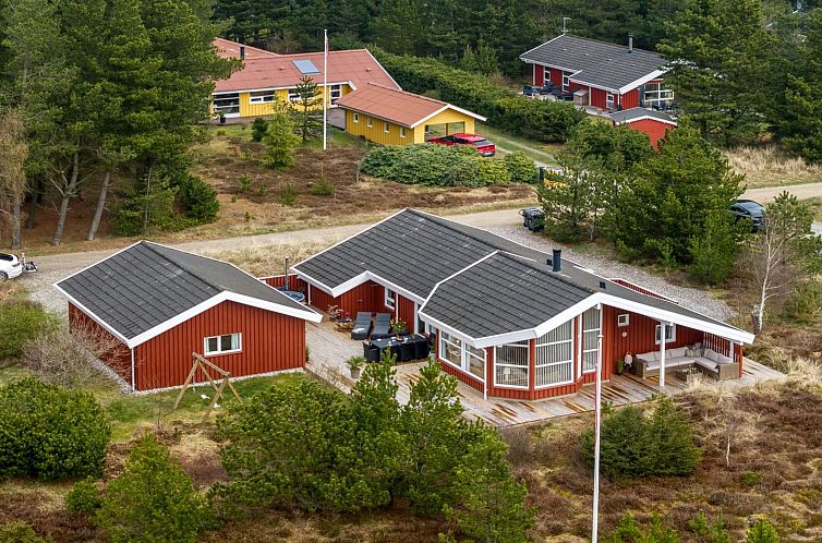 Vakantiehuis "Gunborg" - 2.5km from the sea