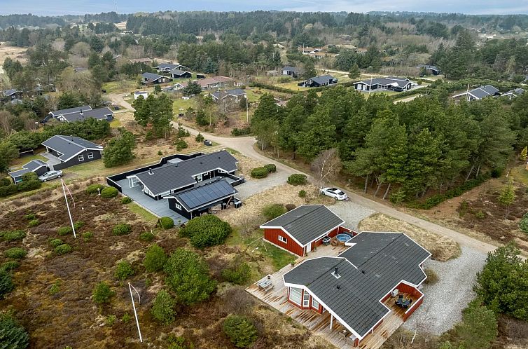 Vakantiehuis "Gunborg" - 2.5km from the sea