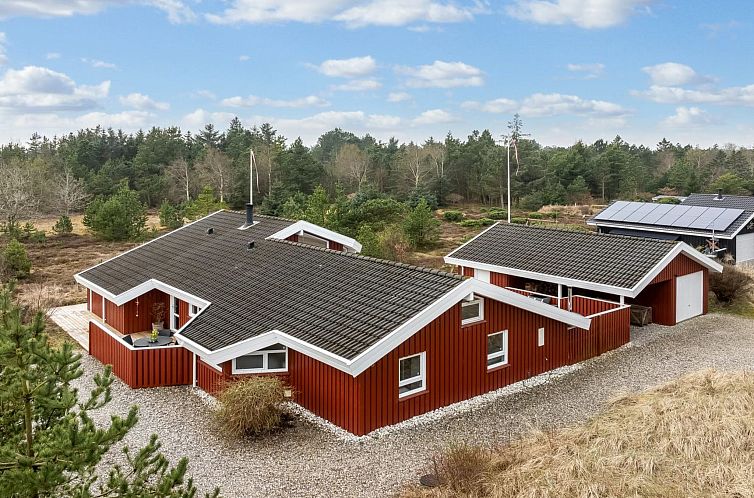 Vakantiehuis "Gunborg" - 2.5km from the sea