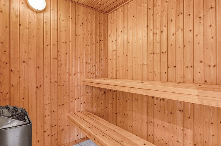 Vakantiehuis "Gunborg" - 2.5km from the sea