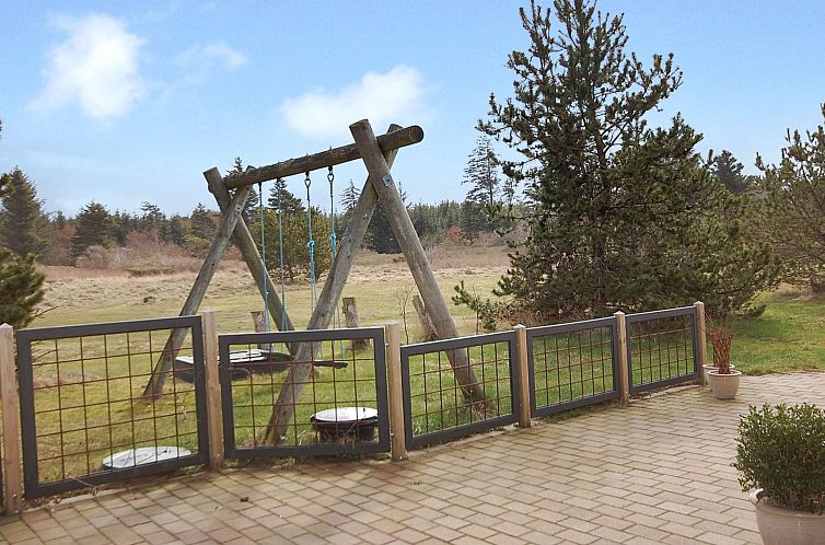 Vakantiehuis "Ingebritt" - 1.5km from the sea