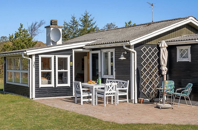 Vakantiehuis "Ingebritt" - 1.5km from the sea