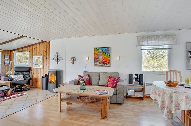 Vakantiehuis "Ingebritt" - 1.5km from the sea