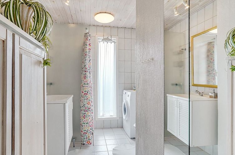 Vakantiehuis "Ingebritt" - 1.5km from the sea