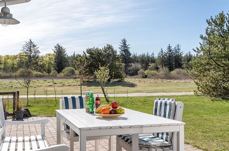 Vakantiehuis "Ingebritt" - 1.5km from the sea