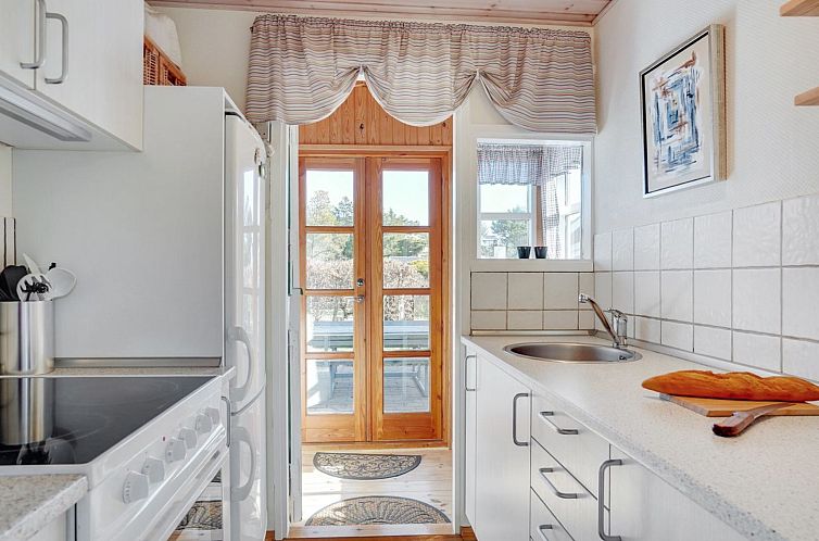 Vakantiehuis "Ingebritt" - 1.5km from the sea