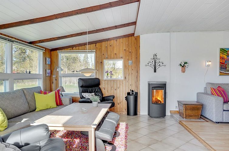 Vakantiehuis "Ingebritt" - 1.5km from the sea