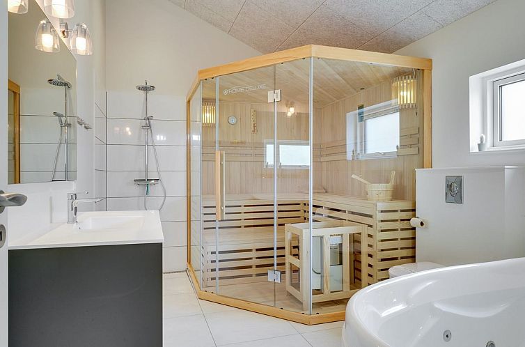 Vakantiehuis "Antonina" - 800m from the sea