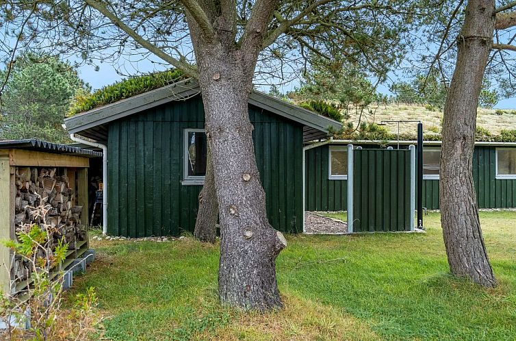 Vakantiehuis "Birghir" - 1.5km from the sea