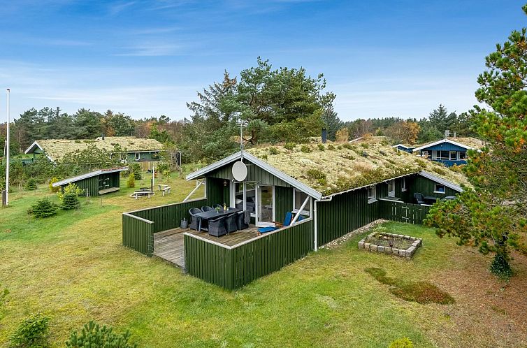Vakantiehuis "Birghir" - 1.5km from the sea