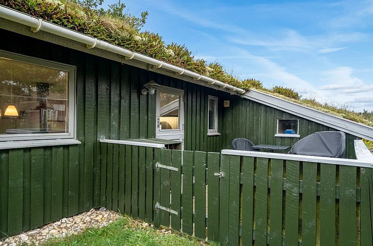 Vakantiehuis "Birghir" - 1.5km from the sea
