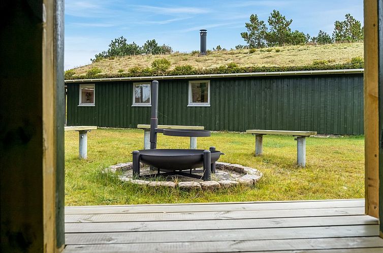 Vakantiehuis "Birghir" - 1.5km from the sea
