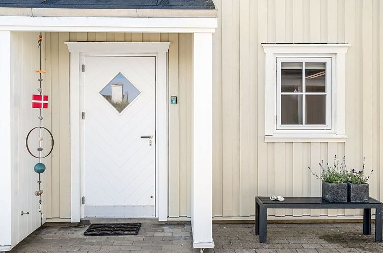 Vakantiehuis "Ingmarie" - 1km from the sea