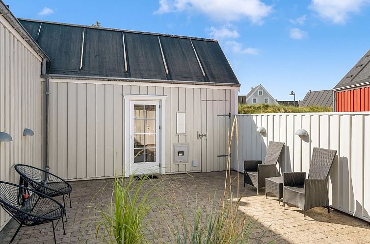 Vakantiehuis "Ingmarie" - 1km from the sea