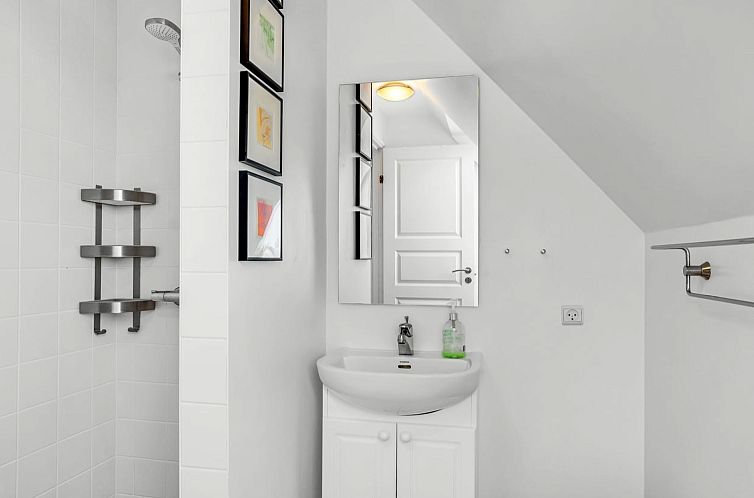 Vakantiehuis "Ingmarie" - 1km from the sea