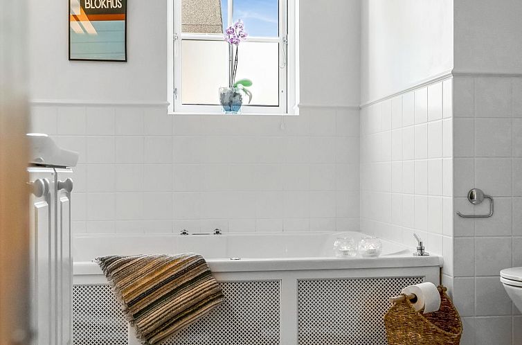 Vakantiehuis "Ingmarie" - 1km from the sea