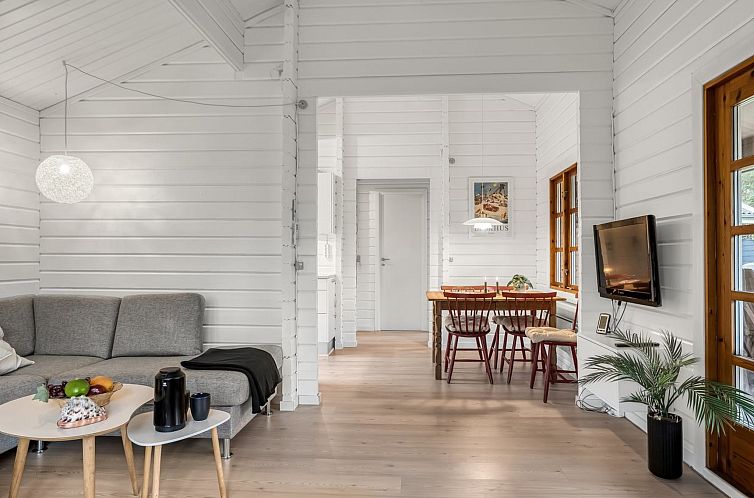 Vakantiehuis "Tammo" - 1.1km from the sea