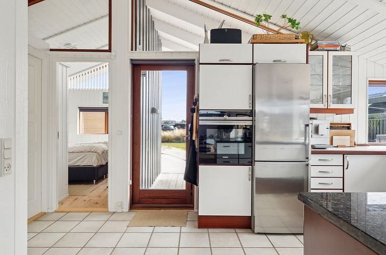 Vakantiehuis "Sinika" - 100m from the sea