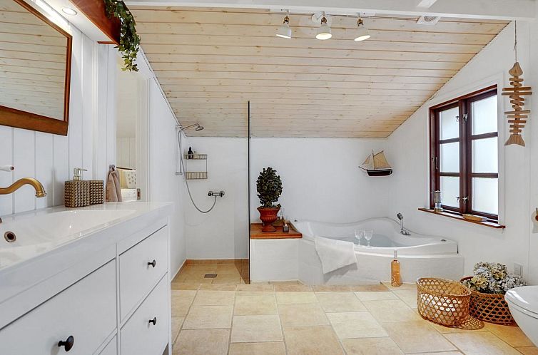 Vakantiehuis "Gunnulf" - 750m from the sea
