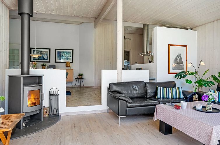 Vakantiehuis "Eimi" - 1.5km from the sea