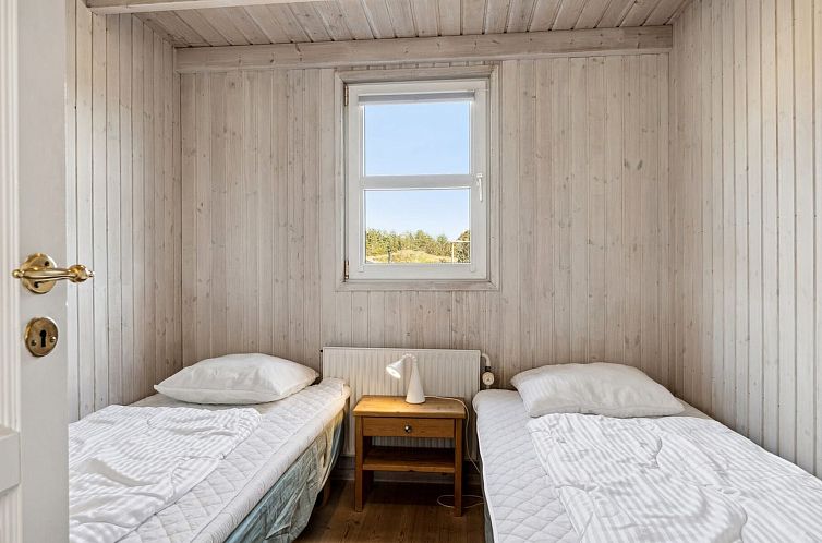 Vakantiehuis "Alrune" - 800m from the sea